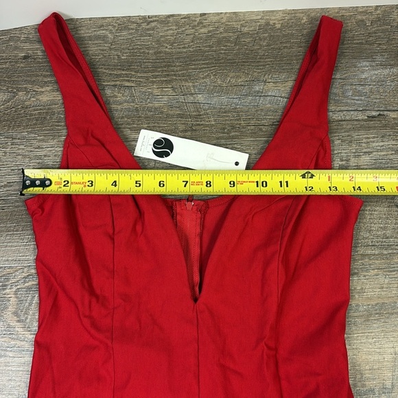 NEW Solemio Plunged Neckline Red Cocktail Dress Size Medium - Picture 7 of 10